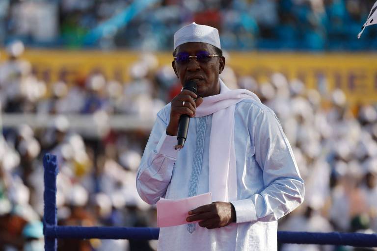 Ditador do Chade morre após confronto com rebeldes, diz porta-voz do Exército