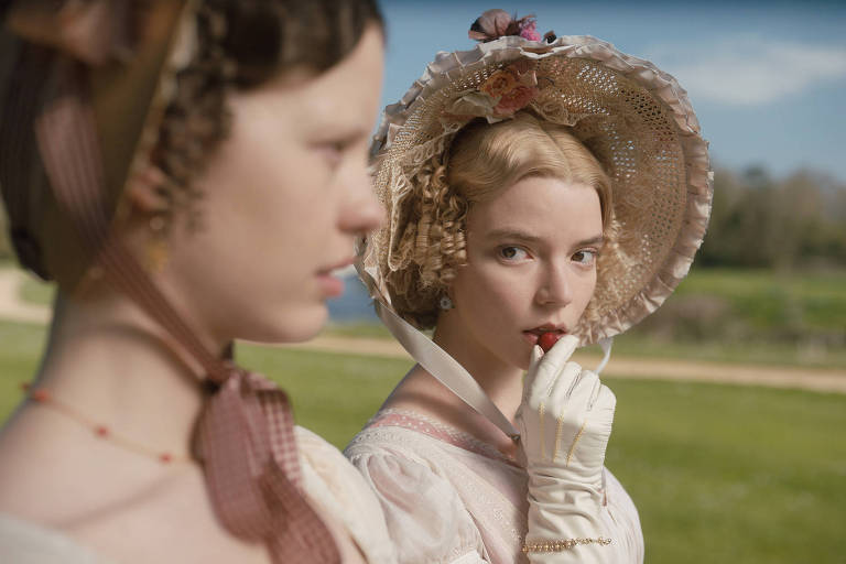 Anya Taylor-Joy em cena de Emma., inspirado em livro homônimo de Jane Austen