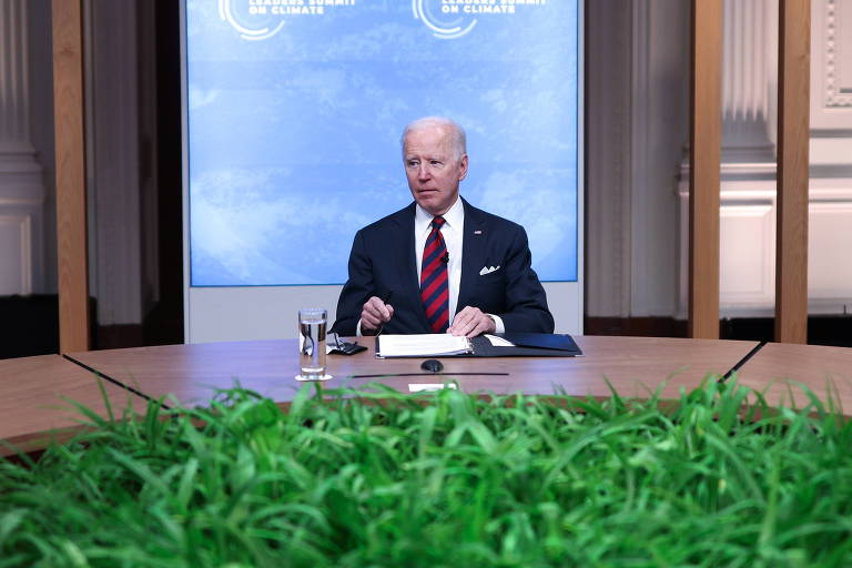 Presidente dos EUA, Joe Biden, durante encontro virtual com outros líderes mundiais na Cúpula do Clima