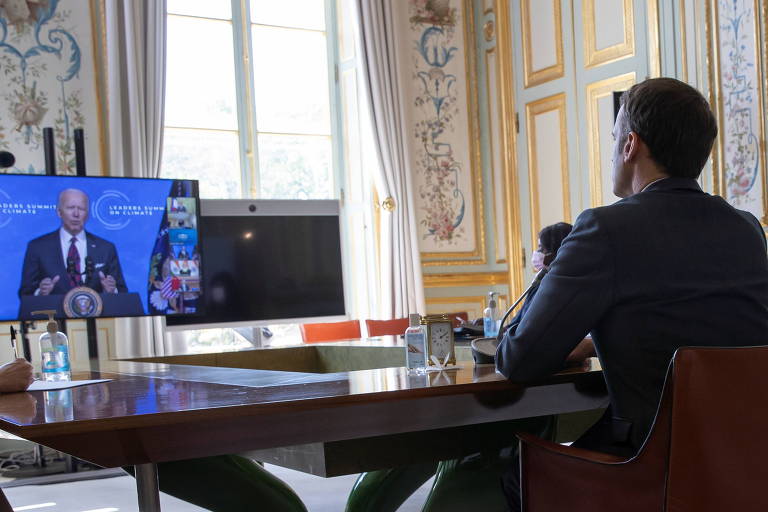 Presidente francês, Emmanuel Macron, durante Cúpula de Líderes sobre o Clima, ao qual participou por videoconferência