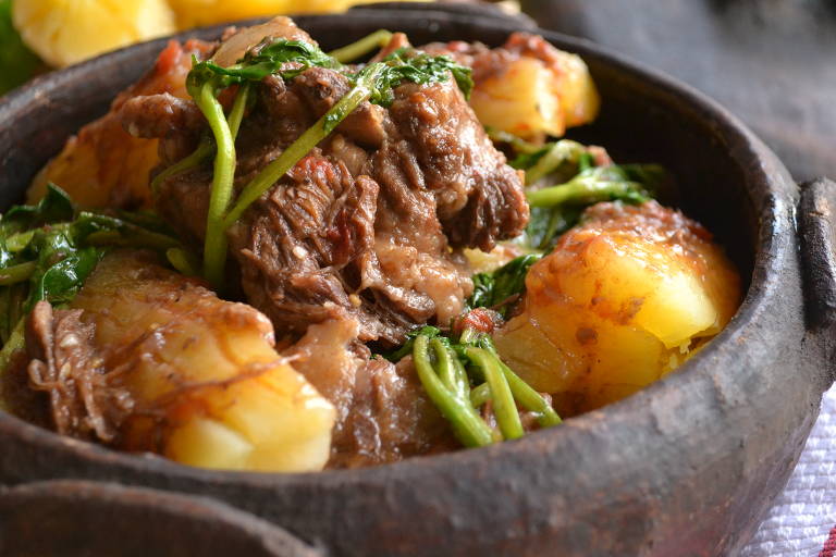 Rabada com mandioca e agrião