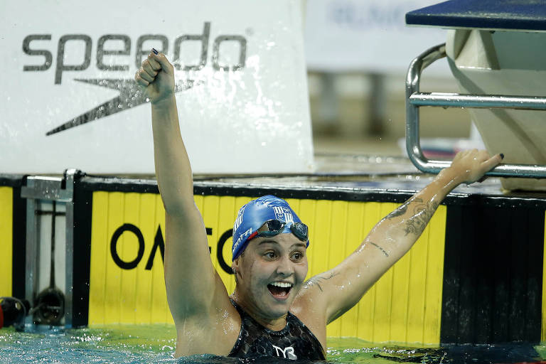 Beatriz Dizotti comemora resultado na prova de 1.500 m livre da seletiva