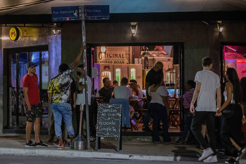 Restaurantes começam a exigir comprovante de vacinação em São Paulo