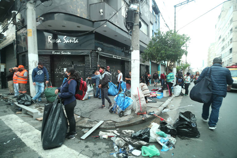 Ambulantes criticam ação da prefeitura e polícia no Brás, centro
