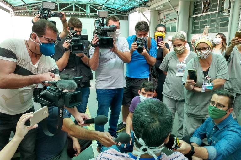 O motorista autônomo José Beraldo, 57, foi o primeiro paciente com Covid-19 a ter alta no Hospital das Clínicas de Ribeirão Preto, em São Paulo