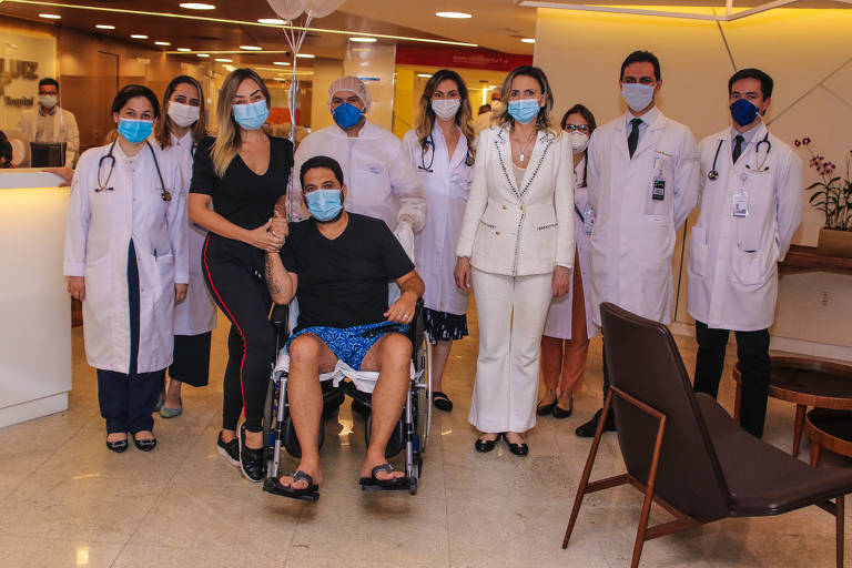 'Obrigado a cada um pelas orações e carinho. Agora inicio uma etapa da minha vida, afirmou o cantor sertanejo Edson, da dupla com Hudson; ele saiu de hospital da capital paulista em março deste ano