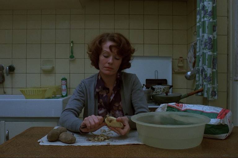 Cena do filme 'Jeanne Dielman', de Chantal Akerman, disponível no catálogo da Filmicca