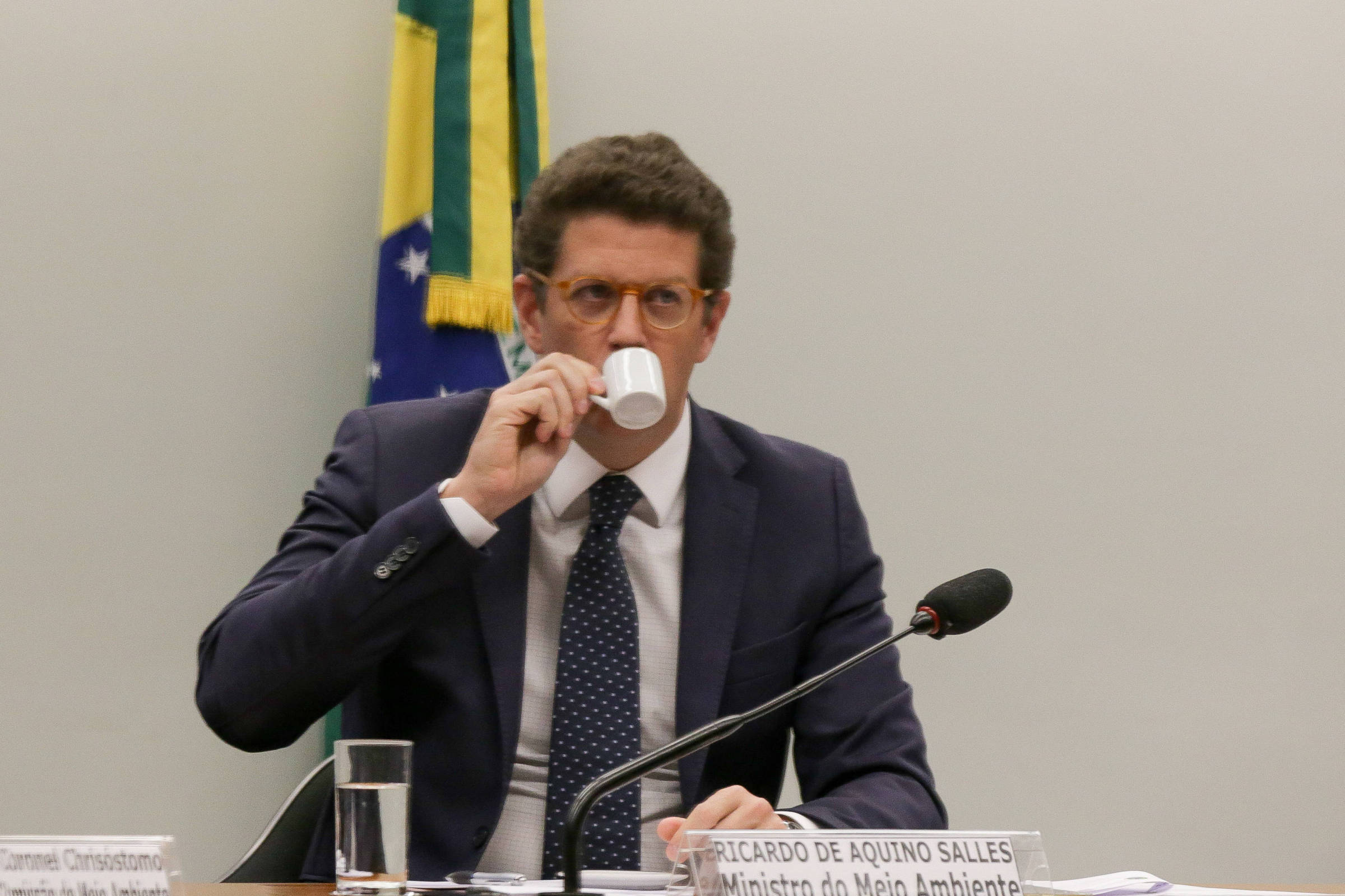 Ricardo Salles e Ministério do Meio Ambiente são alvos de busca e apreensão da Polícia Federal