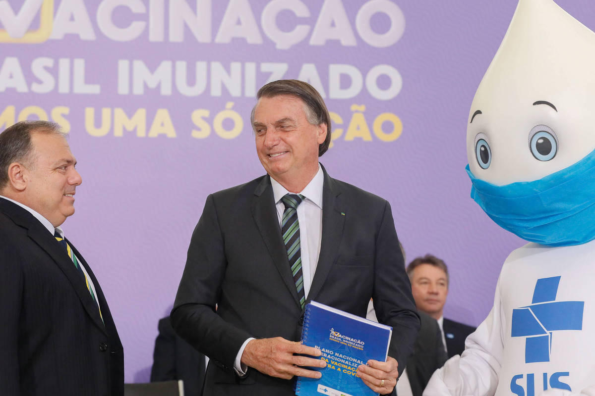 Bolsonaro diz que vacina não é um ponto de intriga e de afastamento entre  ele e a população