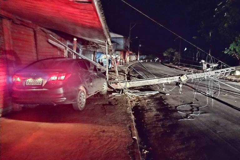 Carro de oficial do Exército derruba poste e interrompe energia em São Gabriel da Cachoeira (AM)