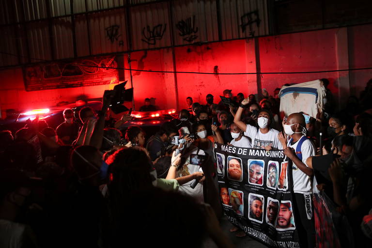 Protesto no Rio após 25 mortes no Jacarezinho e manifestação do MTST em SP; veja fotos de hoje