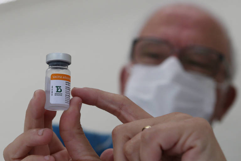 Vacinação contra o novo coronavírus na zona leste de São Paulo