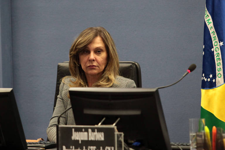 Lindôra deve ser dura contra Daniel Silveira, mas criticar atitudes do STF em julgamento nesta quarta