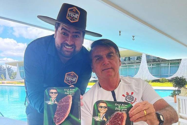 Bolsonaro recebe convidados para churrasco de Dia das Mães