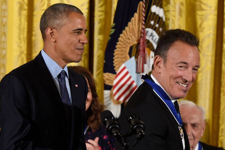 Obama e Springsteen batem papo como velhos amigos em novo podcast