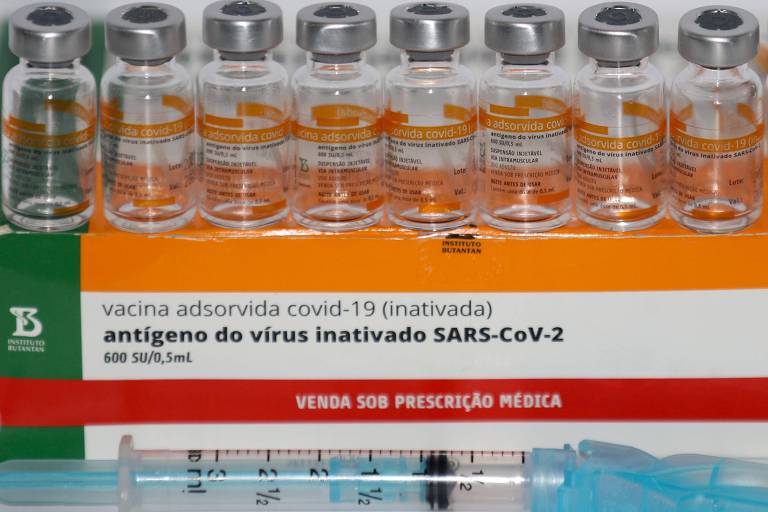 Vista da vacina Coronavac em Recife (PE); imunizante é produzido pelo Butantan em parceria com o laboratório chinês Sinovac. 