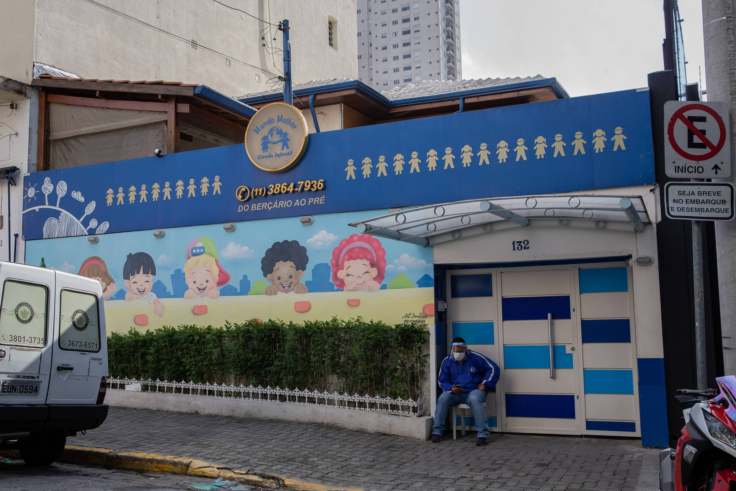 ESCOLAR CRECHE CENTRO EDUCACIONAL - Director - ESCOLAR CRECHE CENTRO  EDUCACIONAL