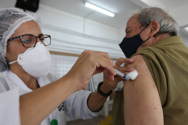 São Paulo tem Dia D de vacinação contra Covid-19 e contra a gripe