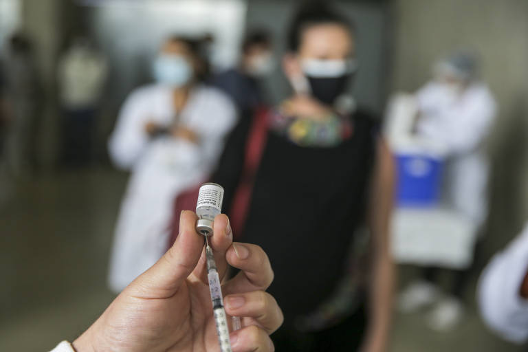 São Paulo inicia vacinação de grávidas e puérperas com comorbidades contra a Covid-19