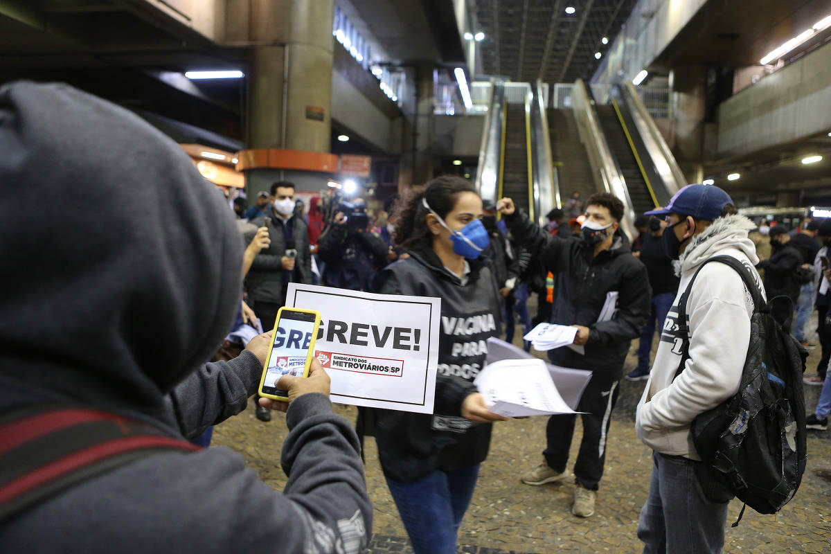 Greve dos metroviários prejudica vacinação contra a Covid ...