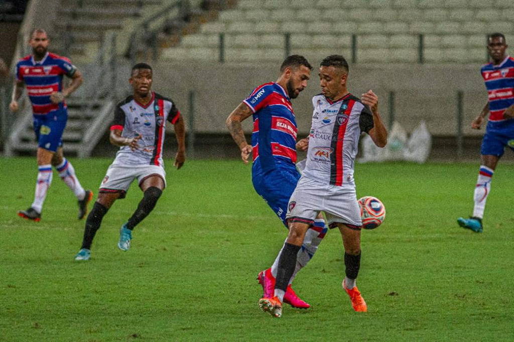 Jogadores avaliam nova bola da Série D do Brasileirão: bem leve