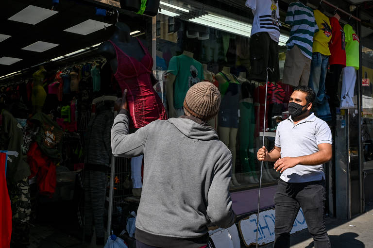 Fachada de loja de roupas no Bronx