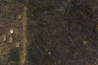 Vista aérea do acampamento Boa Esperança, dentro da Floresta Nacional do Bom Futuro