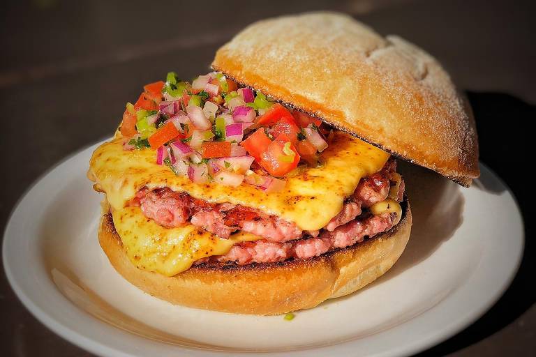 Lanches novos em hamburguerias de SP