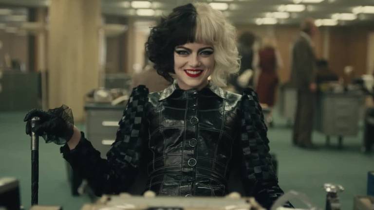 Veja cenas de 'Cruella', live-action sobre a vilã de '101 Dálmatas'