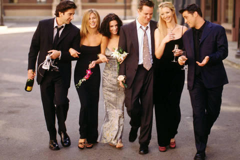 Elenco de 'Friends' em imagem promocional da série