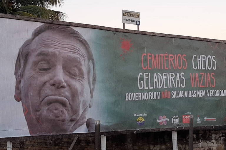 Apoiadores de Bolsonaro impedem campanha de outdoors contrária ao presidente em Mato Grosso