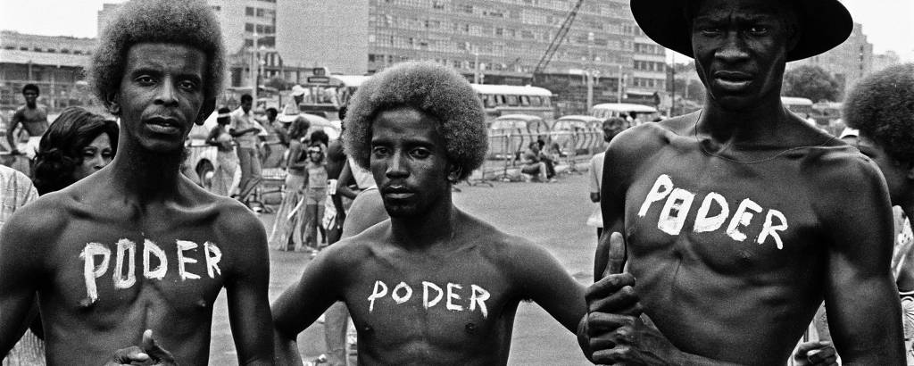 Fotografia de Carlos Vergara do bloco Cacique de Ramos, do Carnaval carioca, em 1972