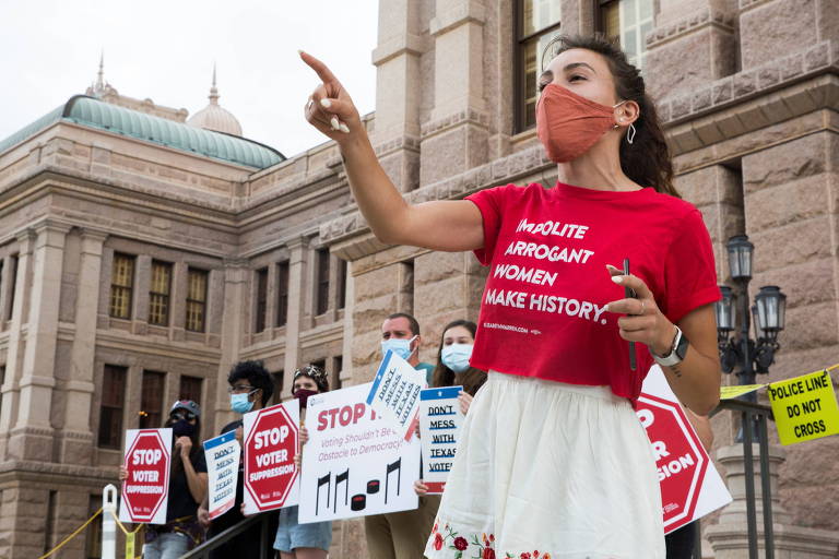Manifestante durante protesto em Austin contra restrições ao acesso ao voto no estado do Texas