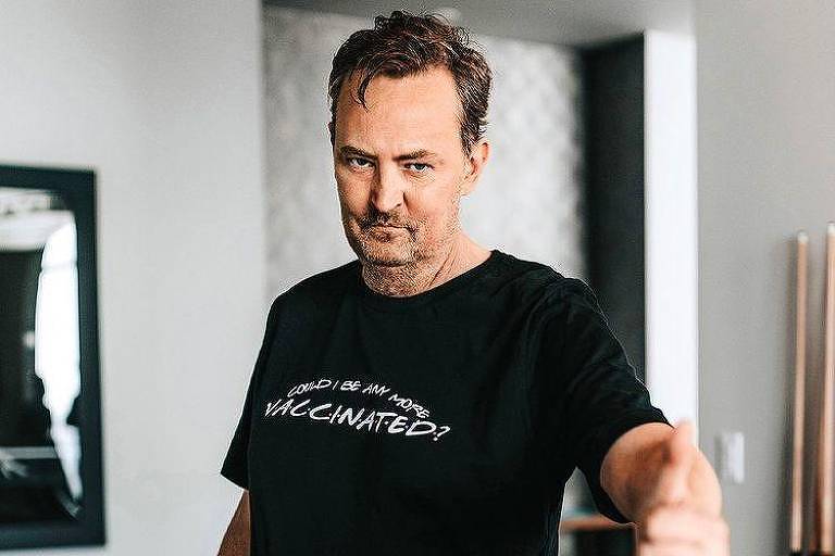 O ator Matthew Perry em foto postada em sua rede social