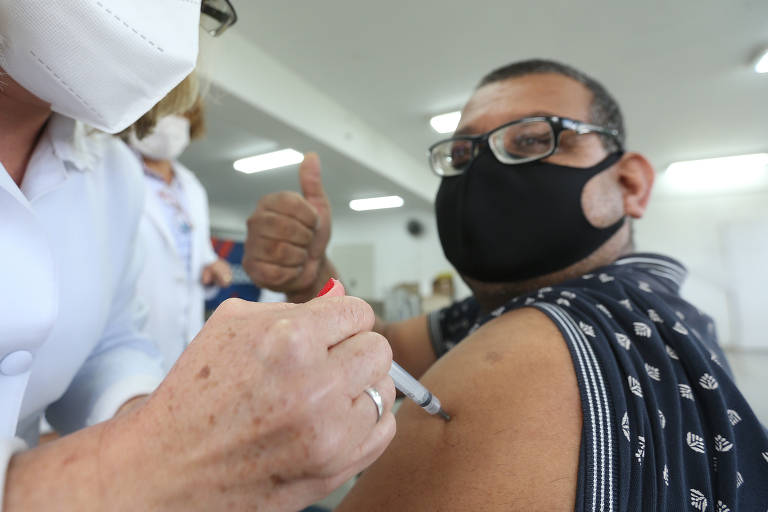 Embu das Artes passou a vacinar pessoas com 50 anos
