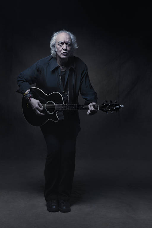 Aos 50 anos, ele iniciou uma década de pouco trabalho de estúdio, sendo o período marcado pelo álbum "É Preciso Saber Viver", que apresenta suas versões para parcerias com Roberto