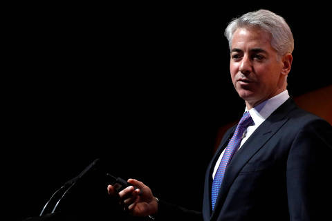 FILE PHOTO: William 'Bill' Ackman, CEO and Portfolio Manager of Pershing Square Capital Management, speaks during the Sohn Investment Conference in New York City, U.S., May 8, 2017. REUTERS/Brendan McDermid/File Photo ORG XMIT: FW1