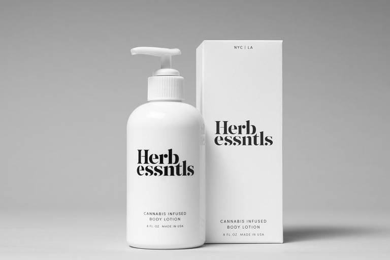 Loção corporal com óleo de semente de cânabis, aloe vera, manteiga de karité e camomila, da marca nova-iorquina Herb Essentials