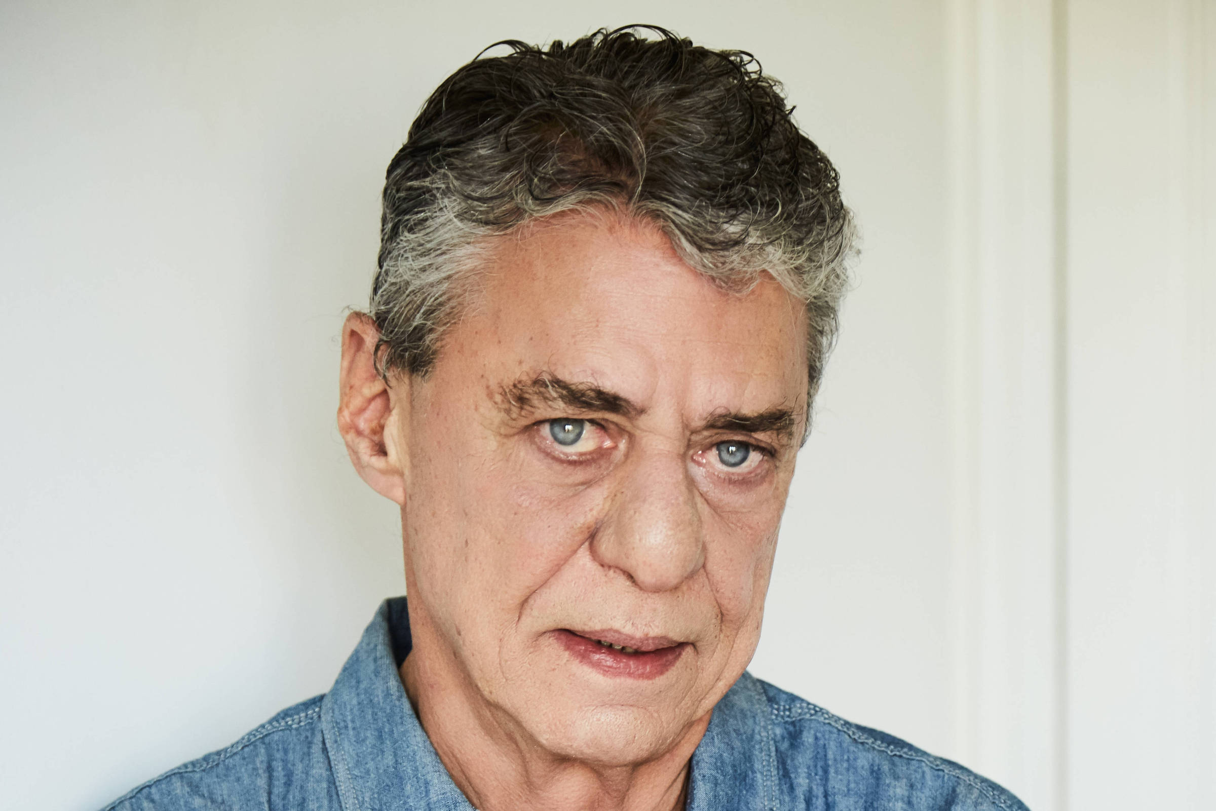 Chico Buarque tem alta do hospital após cirurgia no crânio na terça-feira