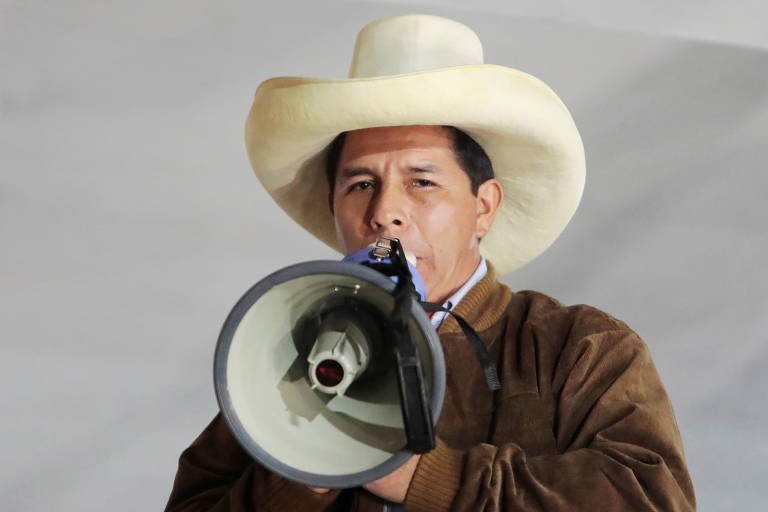 Quem é Pedro Castillo, novo presidente do Peru