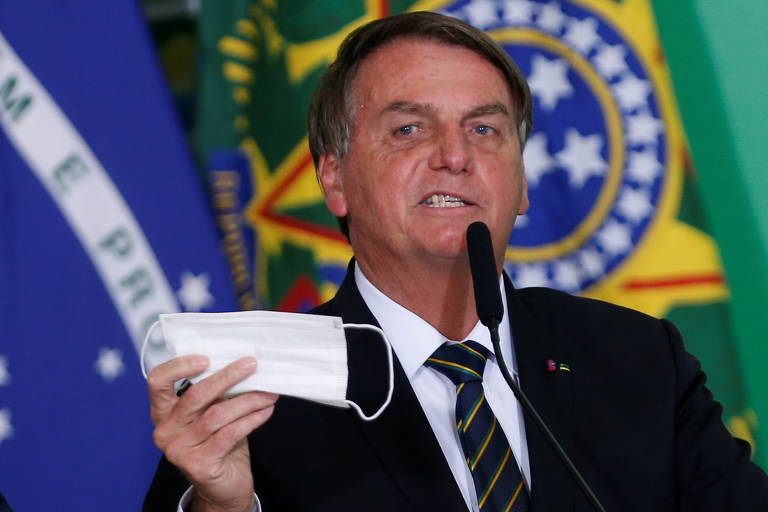 Bolsonaro ignora denúncia de propina, fala em 'amigos do Congresso' e diz que não será atingido por mentiras