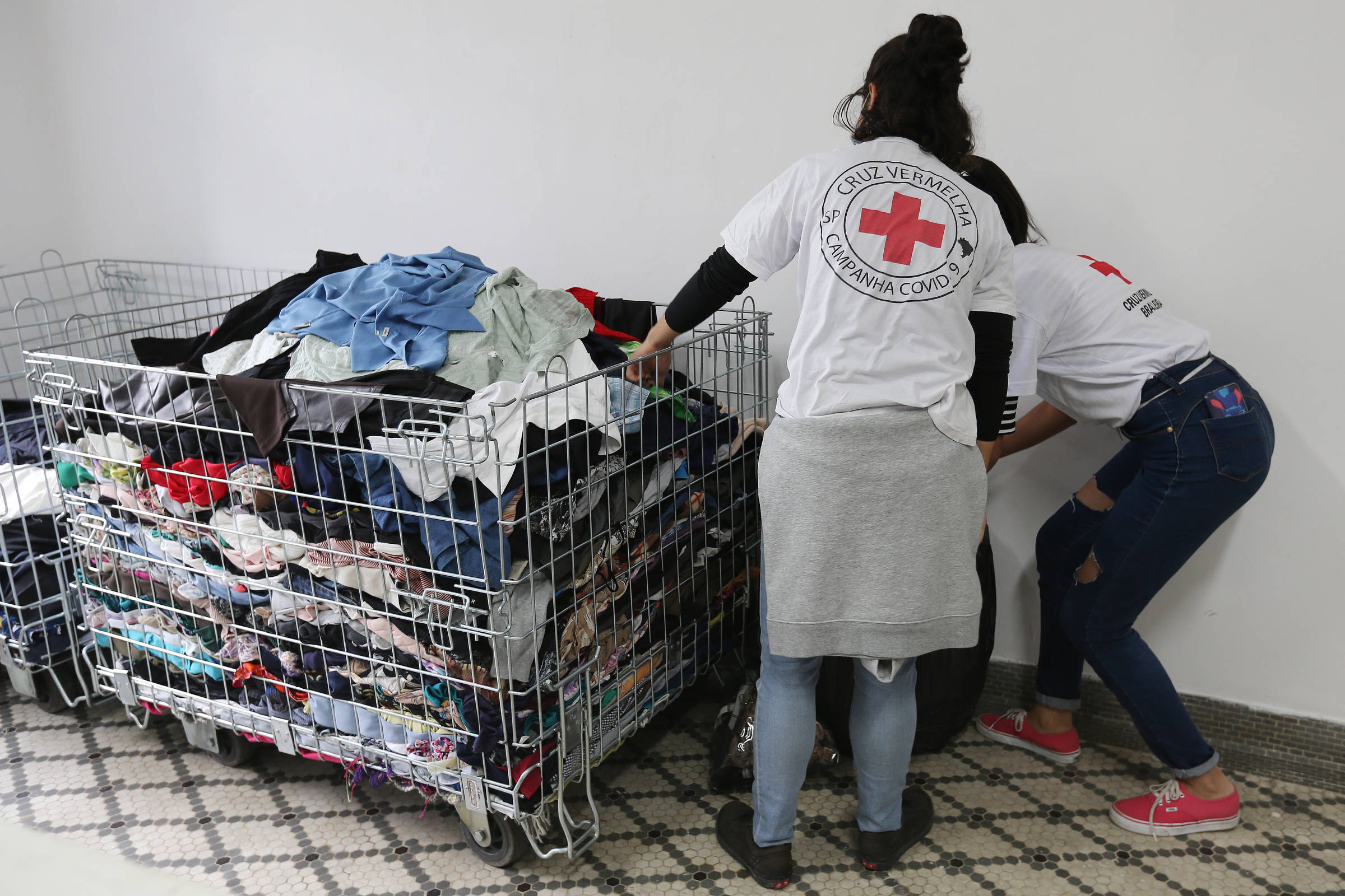 Campanha do Agasalho arrecada cerca de 15 mil itens - Jornal O Globo