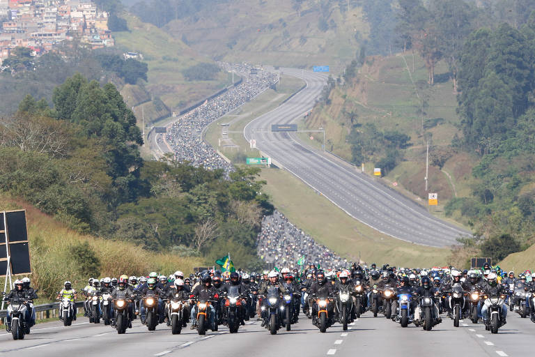Presidente Jair Bolsonaro em motociata realizada em São Paulo