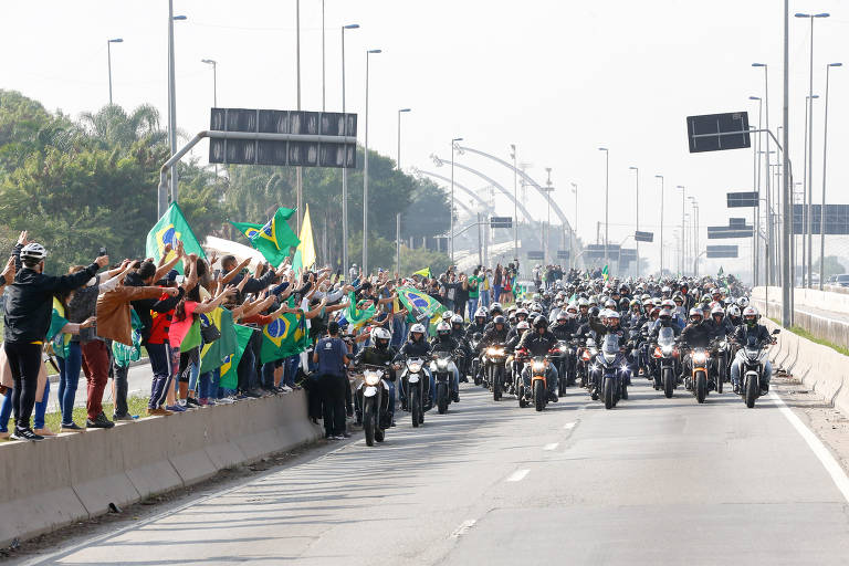 Presidente Jair Bolsonaro em motociata realizada em São Paulo