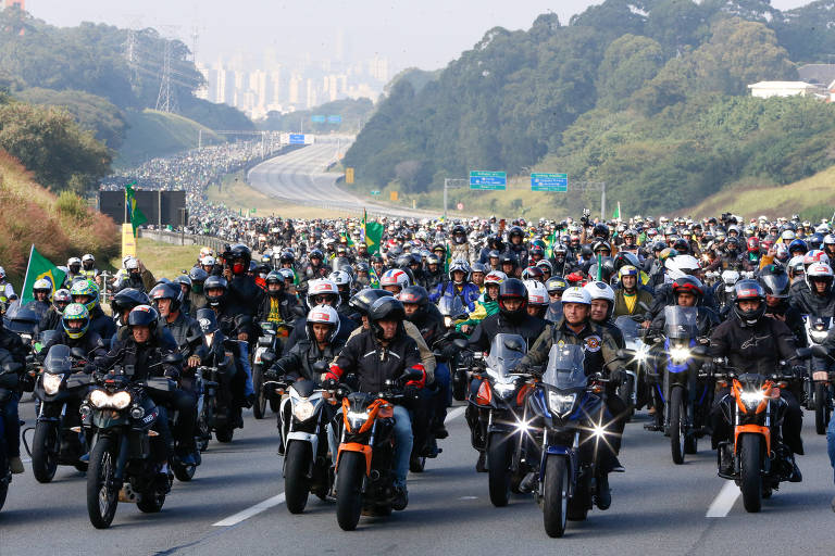 Presidente Jair Bolsonaro em motociata realizada em São Paulo