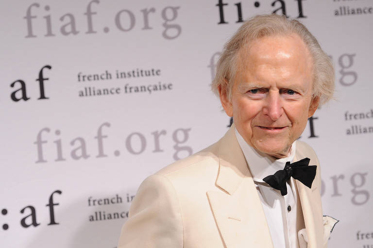 Tom Wolfe, jornalista autor de 'A Fogueira das Vaidades' e 'Sangue nas Veias', um dos expoentes do novo jornalismo americano