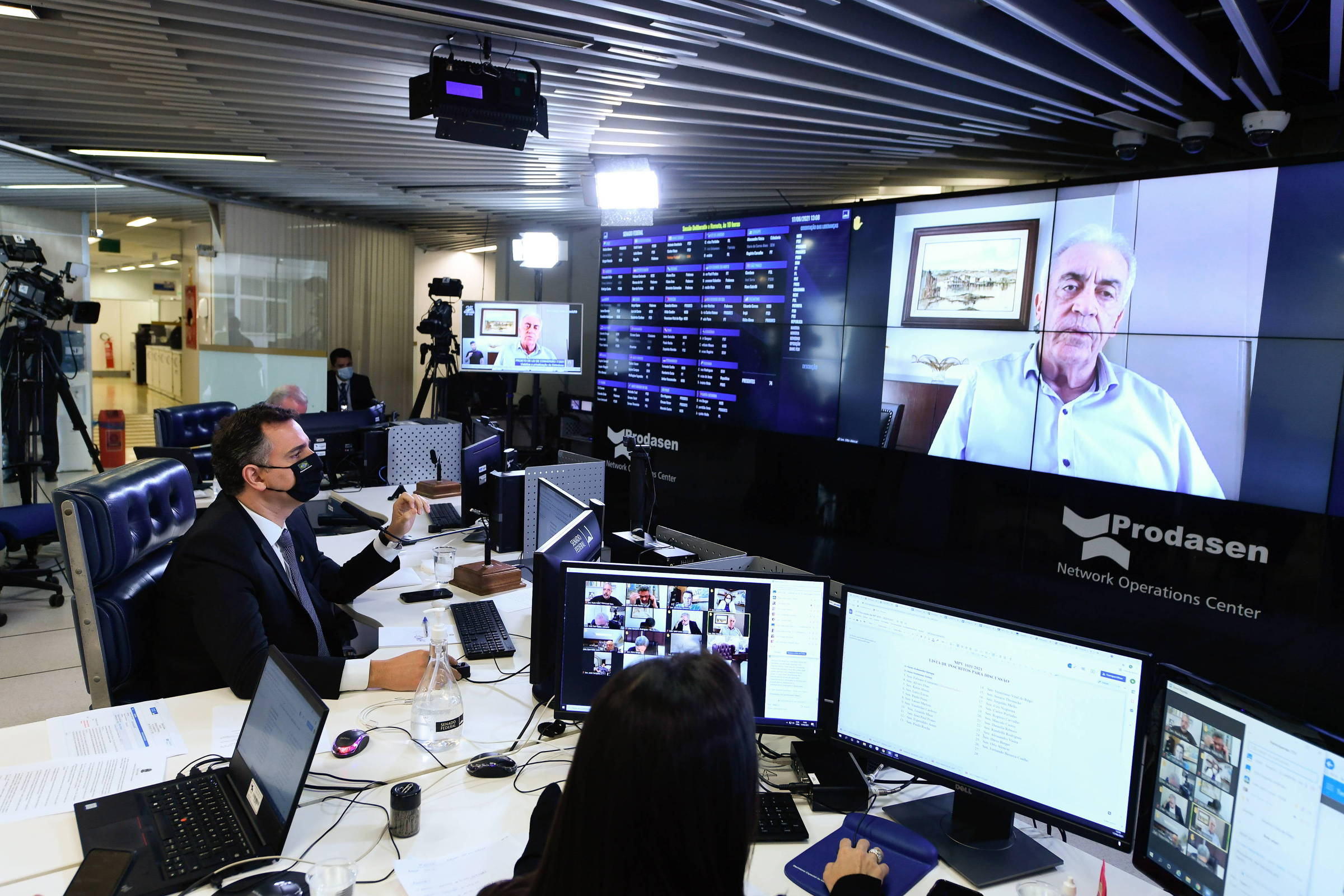 A deliberação remota empodera o presidente da Câmara