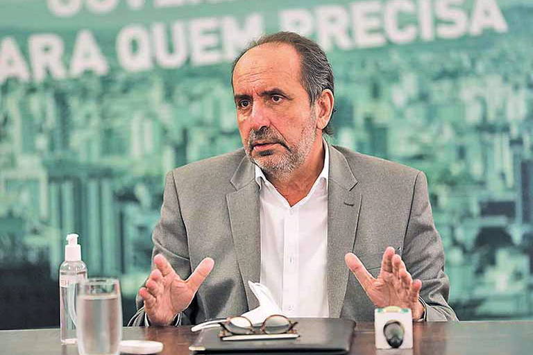 Na foto, o prefeito de Belo Horizonte, Alexandre Kalil (PSD) durante coletiva na prefeitura em 2020