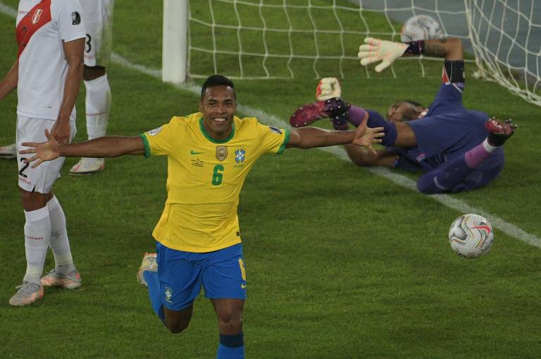 Seleção brasileira goleia Peru por 4 a 0