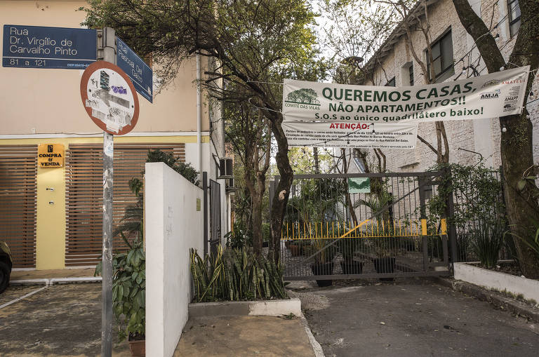 À entrada da Pascoal del Gaizo, fica claro o posicionamento dos moradores